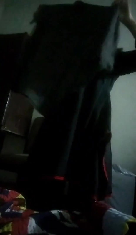 Full Dress Cahge By Young Girl