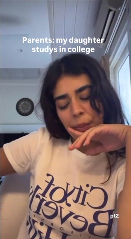 Sexy Desi Girl Showing Nude In UK