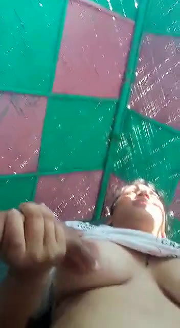 chut mein ungli kiya bf ne