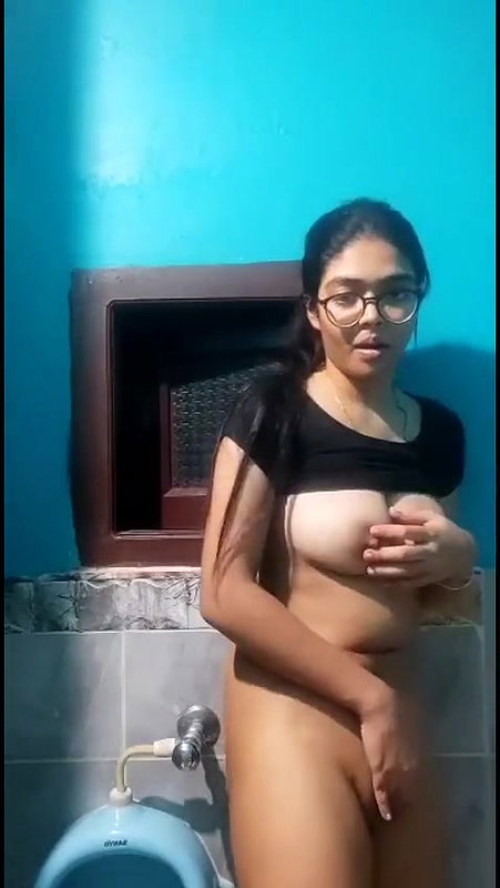 nude shower video of desi chasmish girl