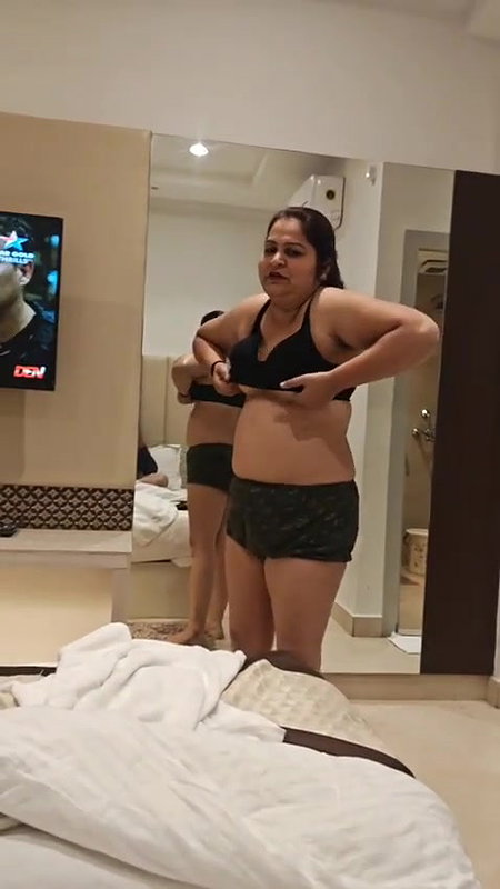 bhabhi undress video after party