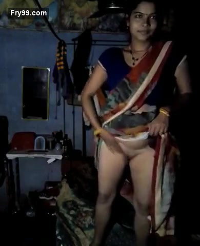Desi village bhabi open her saree
