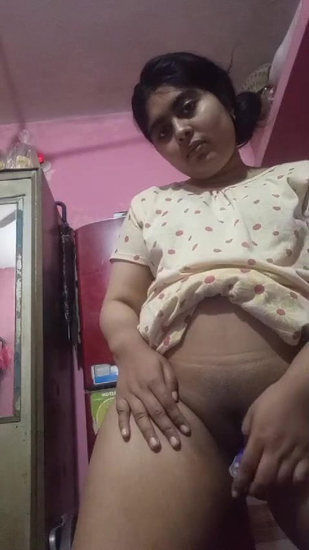 Desi Bhabhi Ne Choor Or gand Dono Main Pen Dal Lia