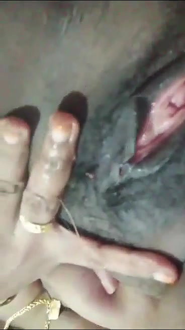 sexy aunty pussy fingering selfie video