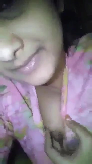 Beautiful Village Girl Showing Cute Boobs and Choot