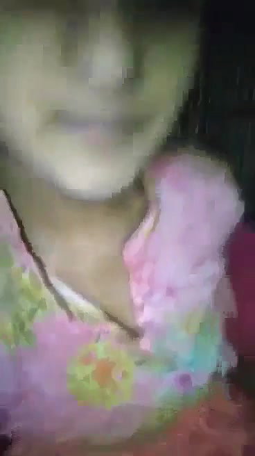 Beautiful Village Girl Showing Cute Boobs and Choot