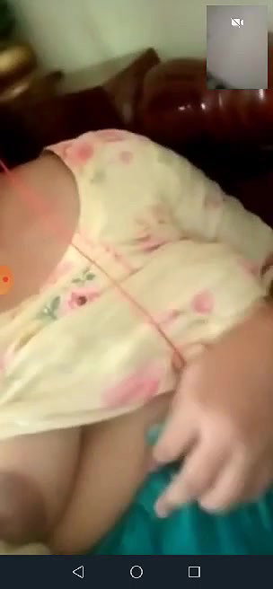 girl showing boobs on video call