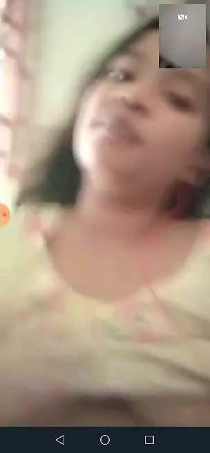 girl showing boobs on video call