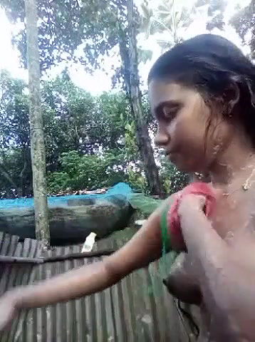 Sharp Boobs Tamil Girl Nude Bath Recording For Bf