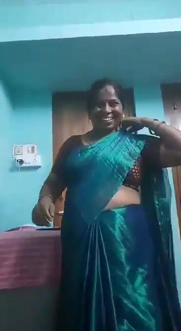tamil item aunty