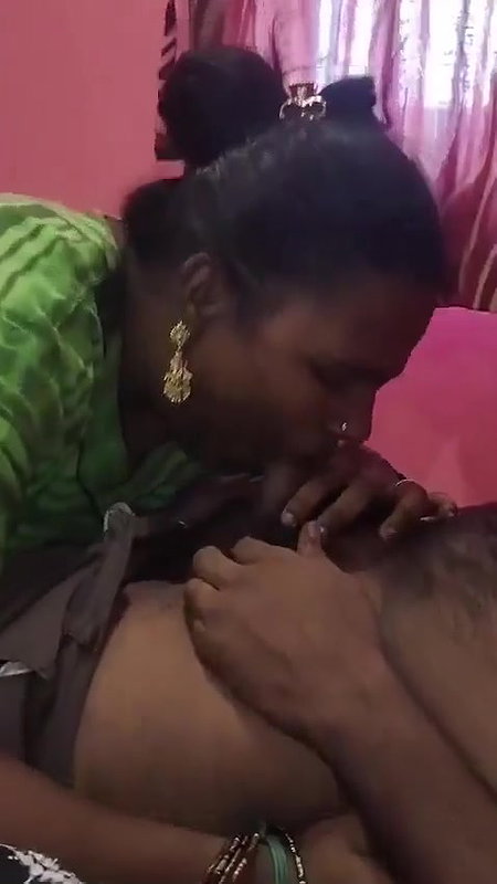 tamil aunty blowjob to customer