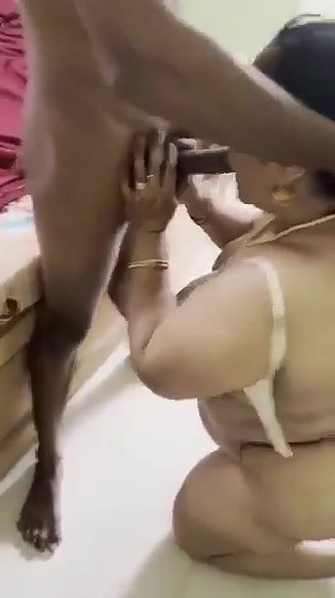 mallu aunty blowjob