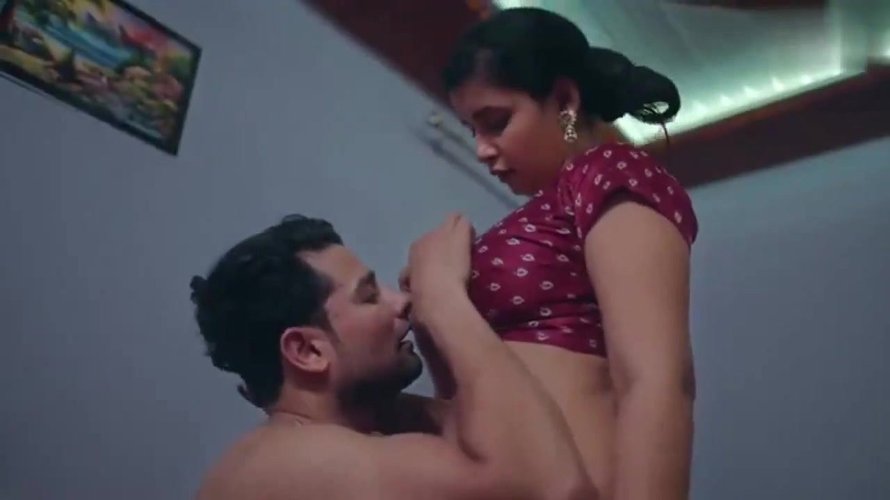 ullu series romantic clip