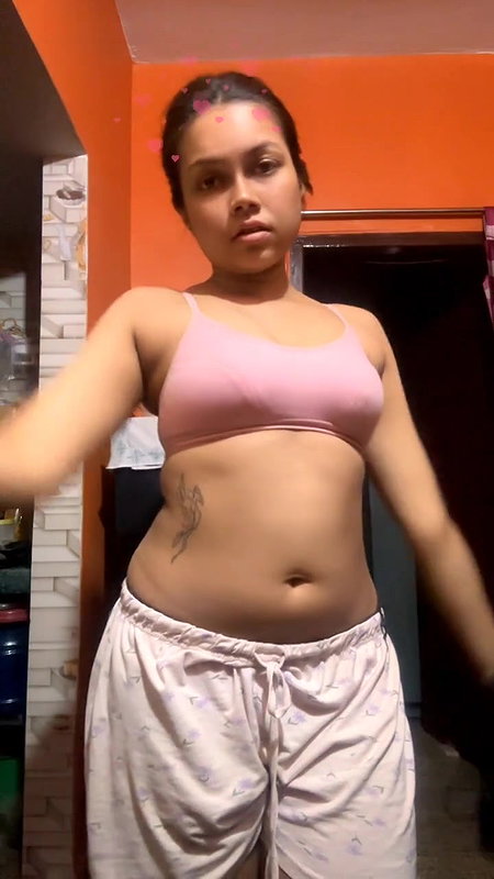 Mast Mall Showing Boobs