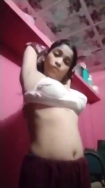 girl undress and nude show