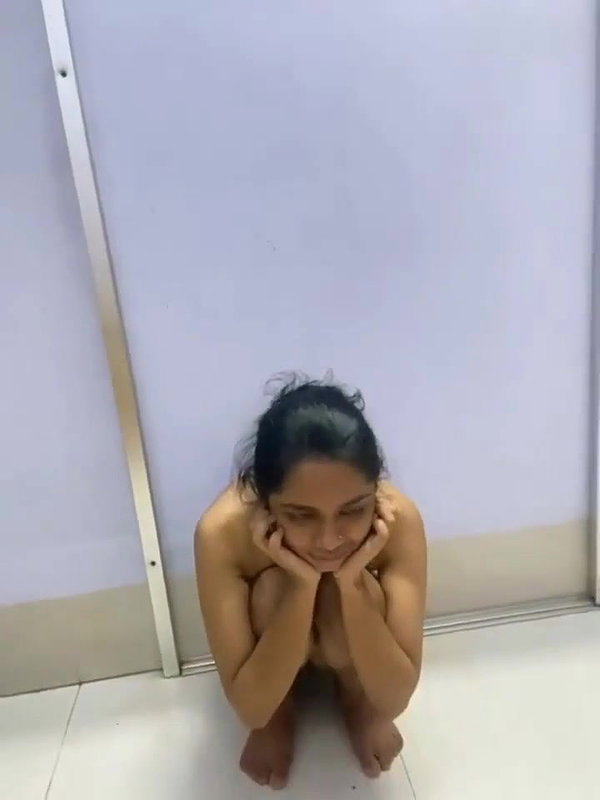 shower ke bad chudai kri