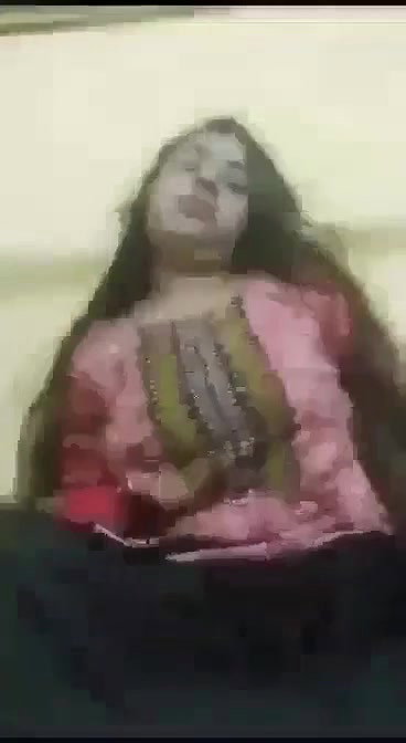 GF Showing her Boobs