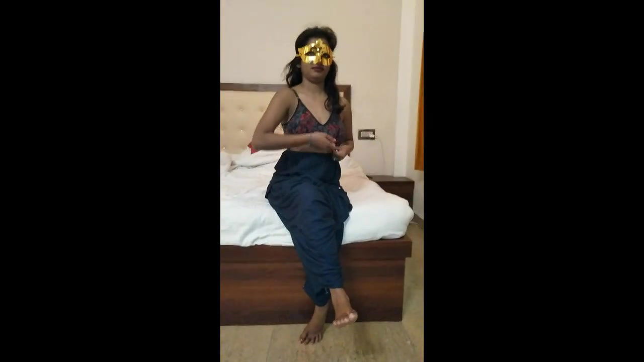 mask wearing desi girl nude video