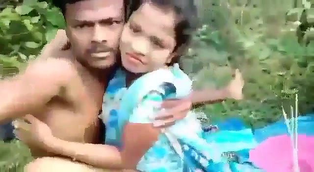 jungle mein leta ke jhato wali bhabhi ki chudai kri