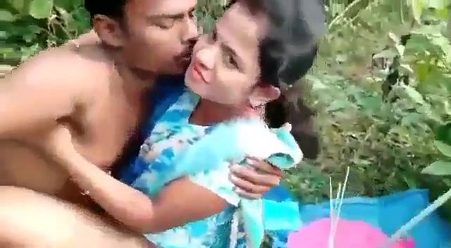 jungle mein leta ke jhato wali bhabhi ki chudai kri