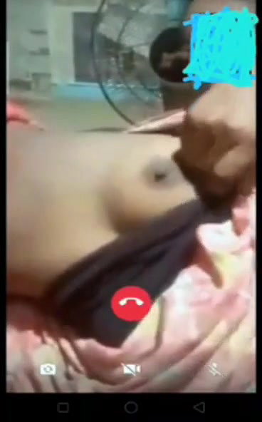 ladki ne vc mein apni chuche dikhayi