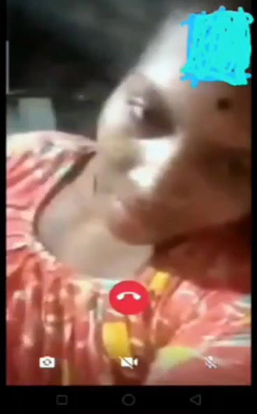 ladki ne vc mein apni chuche dikhayi