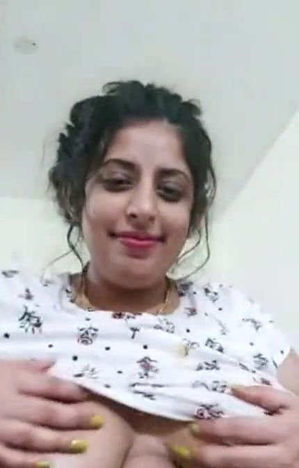 tanker bhabhi showing big boobs
