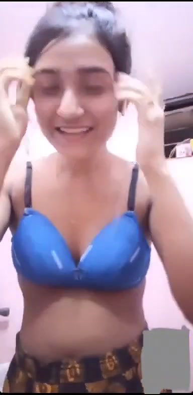 Arohi Cute Sexy Bengali Girl Showing 2