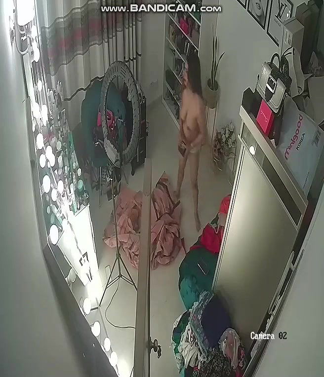 Bengali Famous Celebrity Babe Nude Captured In A Hotel CCTV