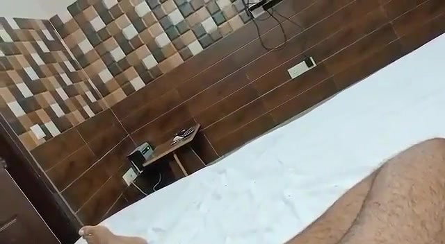 devar ne bhabhi ko choda hotel mein