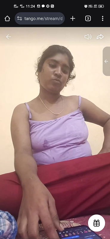 Tamil ponnu rosi boobs show