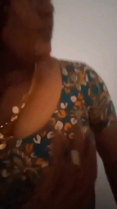 Tamil wife dress change