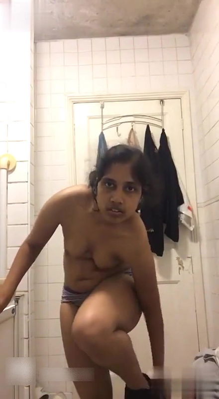Dusky mallu girl strip show