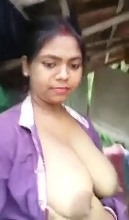 Bengali village housewife show her nude