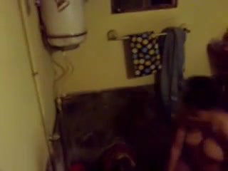 chubby aunty nude bath