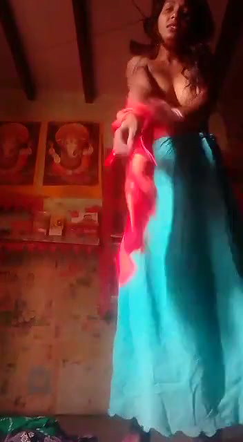 peticoat kholke chut dikhayi bhabhi ne