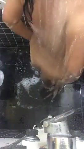 big boob bhabhi making own nude shower