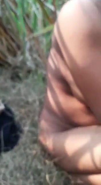 bf ne gf ki nangi video banyi