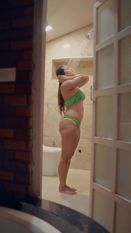 Instagram Influencer Tanya Chaudhari Viral Nude Bathing Video