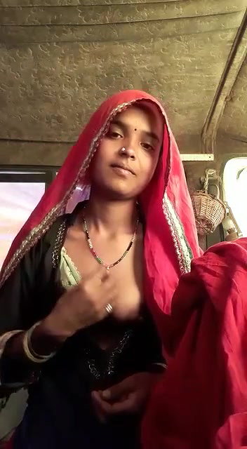 rajasthani bhabhi boob pressing