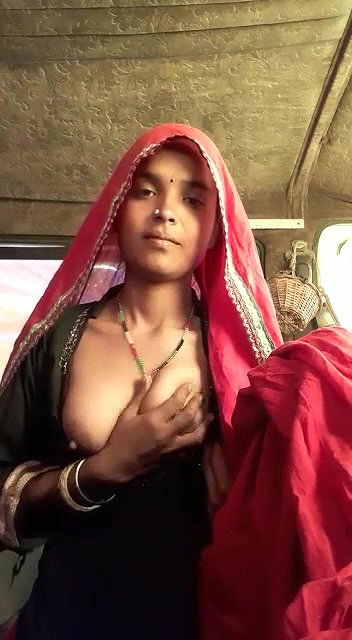 rajasthani bhabhi boob pressing