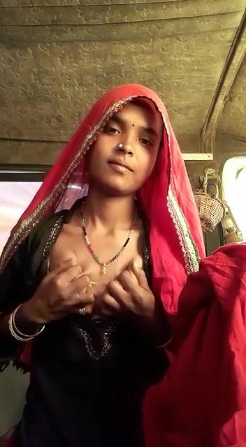 rajasthani bhabhi boob pressing