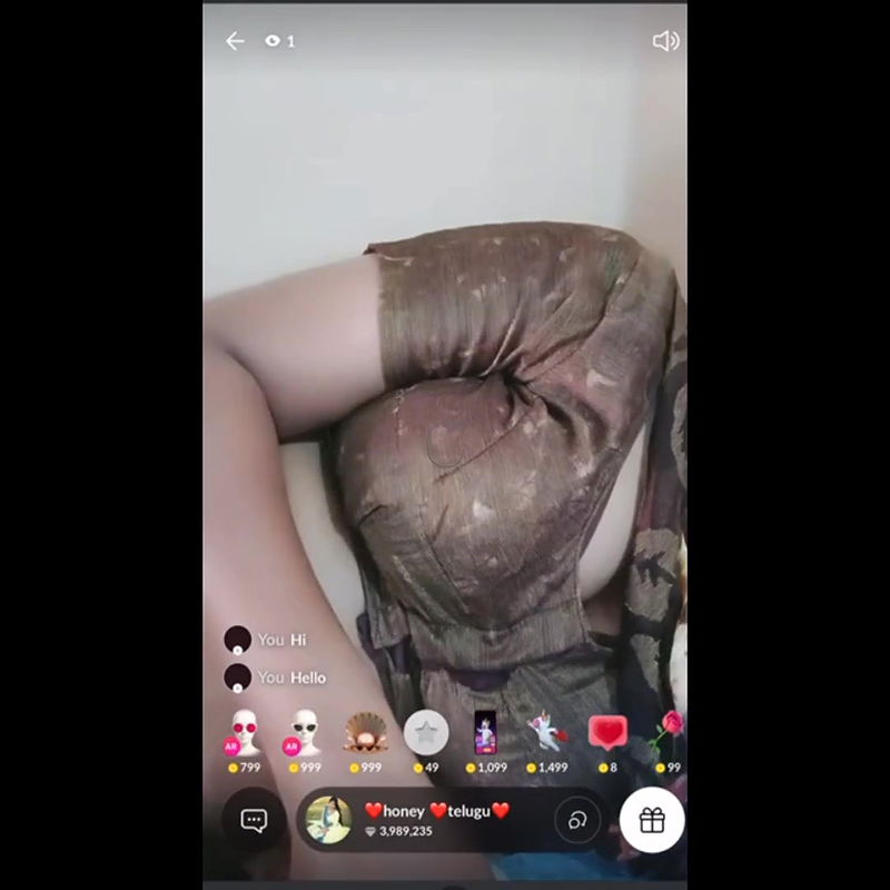 honey telugu aunty boobs show in tango