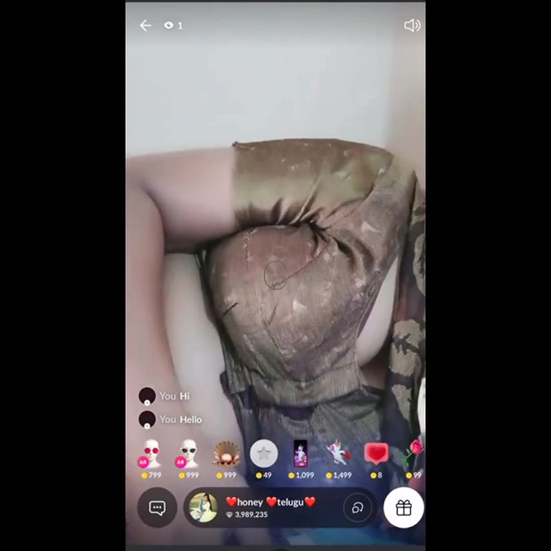 honey telugu aunty boobs show in tango