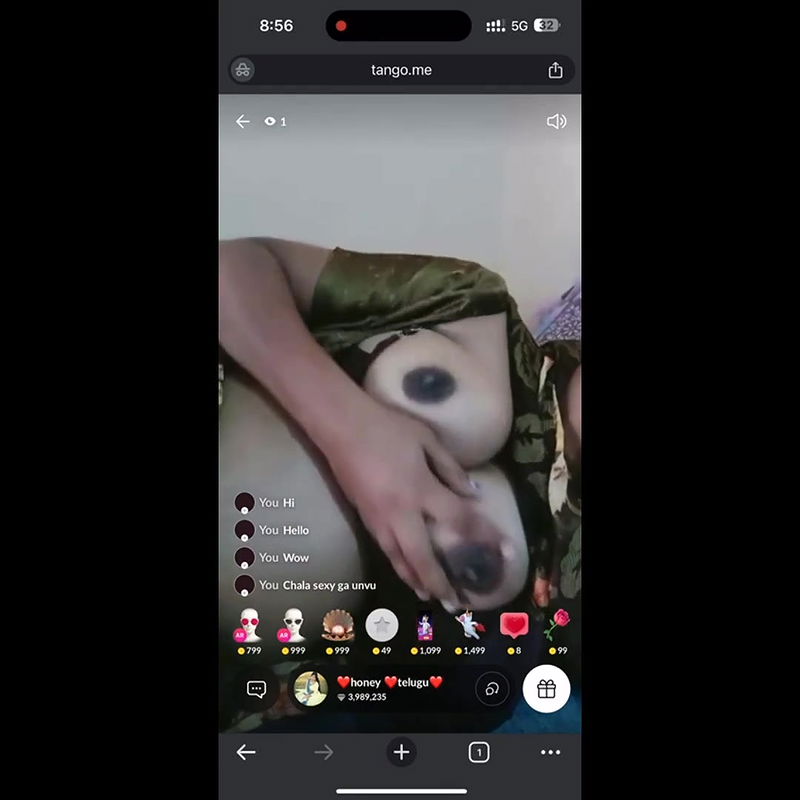 honey telugu aunty boobs show in tango