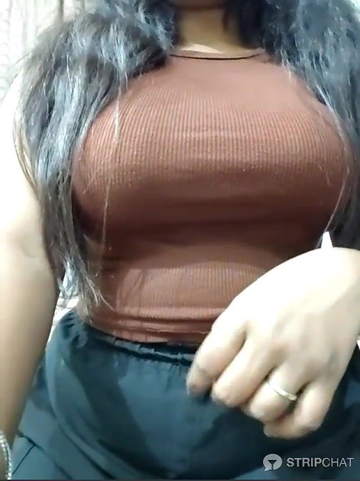 Stripchat MohiniHott
