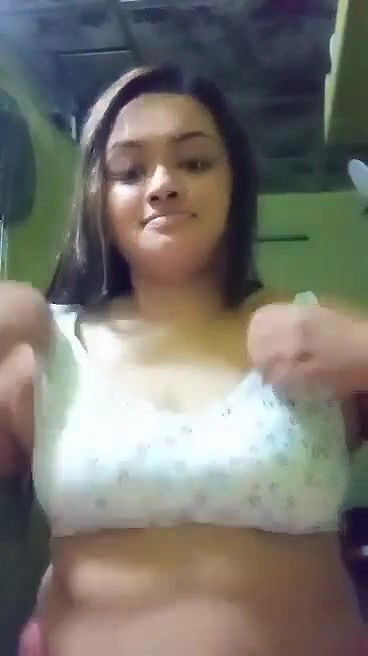 Married Chubby Bhabhi Showing Lover