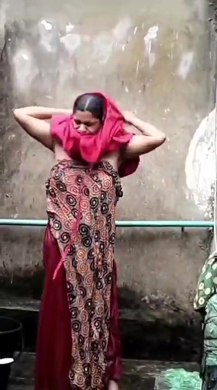 Neighbour Bhabhi Nude Secretly Recorded