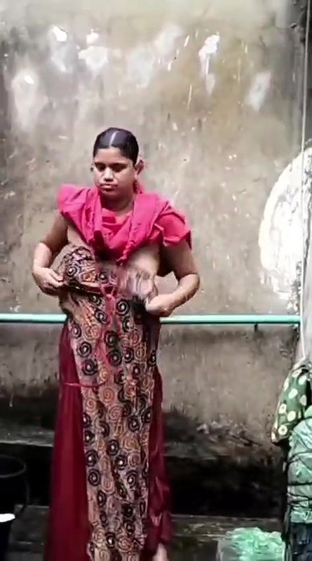 Neighbour Bhabhi Nude Secretly Recorded