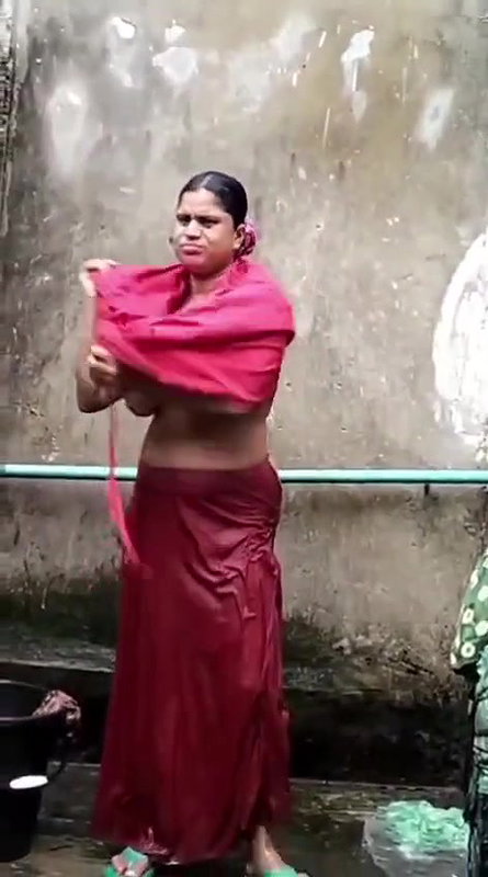 Neighbour Bhabhi Nude Secretly Recorded